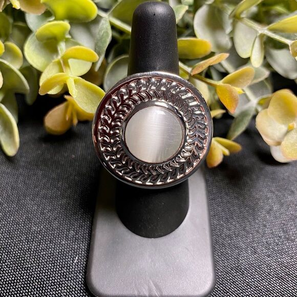 Garden Garland White Ring (76) - Picture 3 of 3